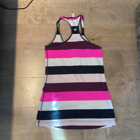 Lululemon size 6 - Picture 3 of 3